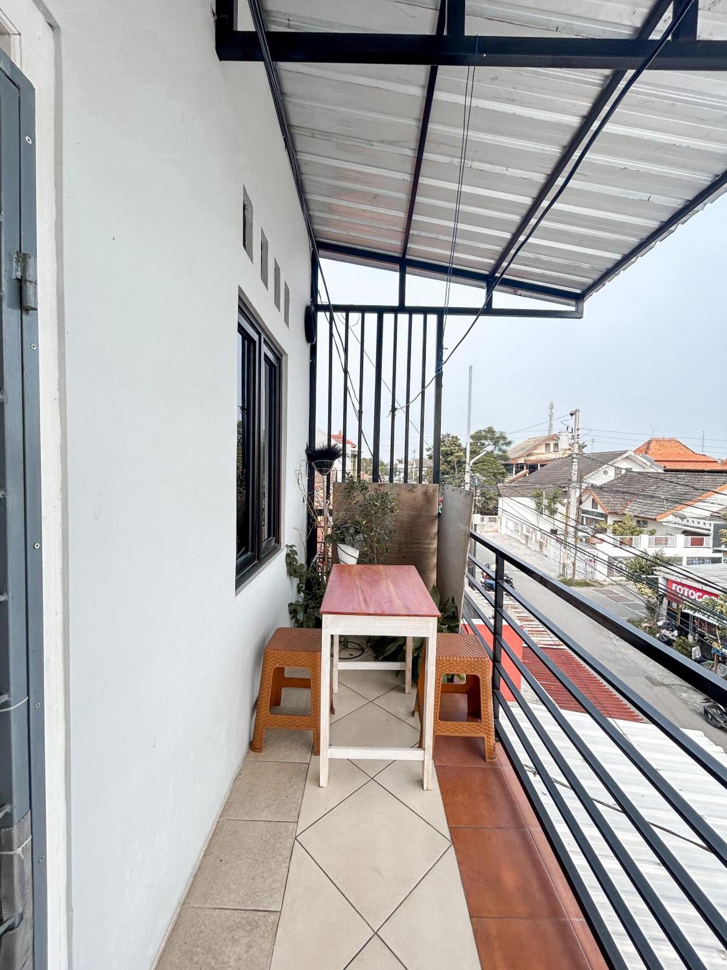 Rama Shinta Guest House & Coffee Джокьякарта Экстерьер фото